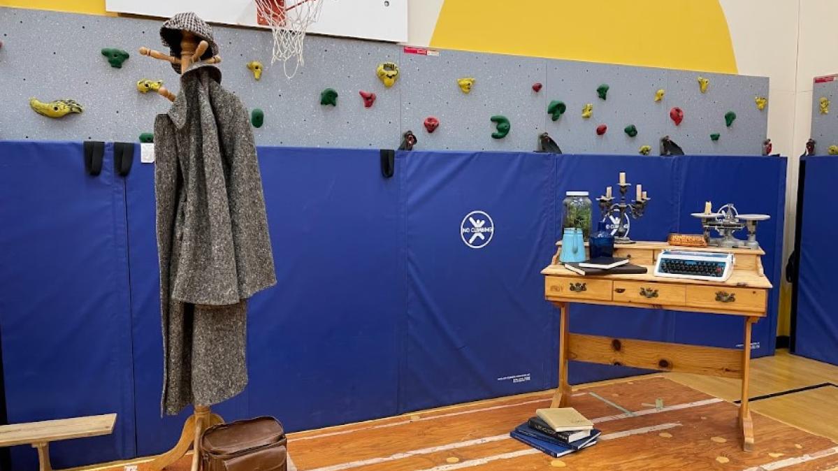 HR5 Class Play PROPS