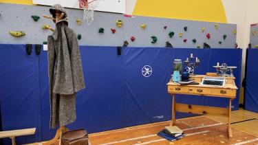 HR5 Class Play PROPS